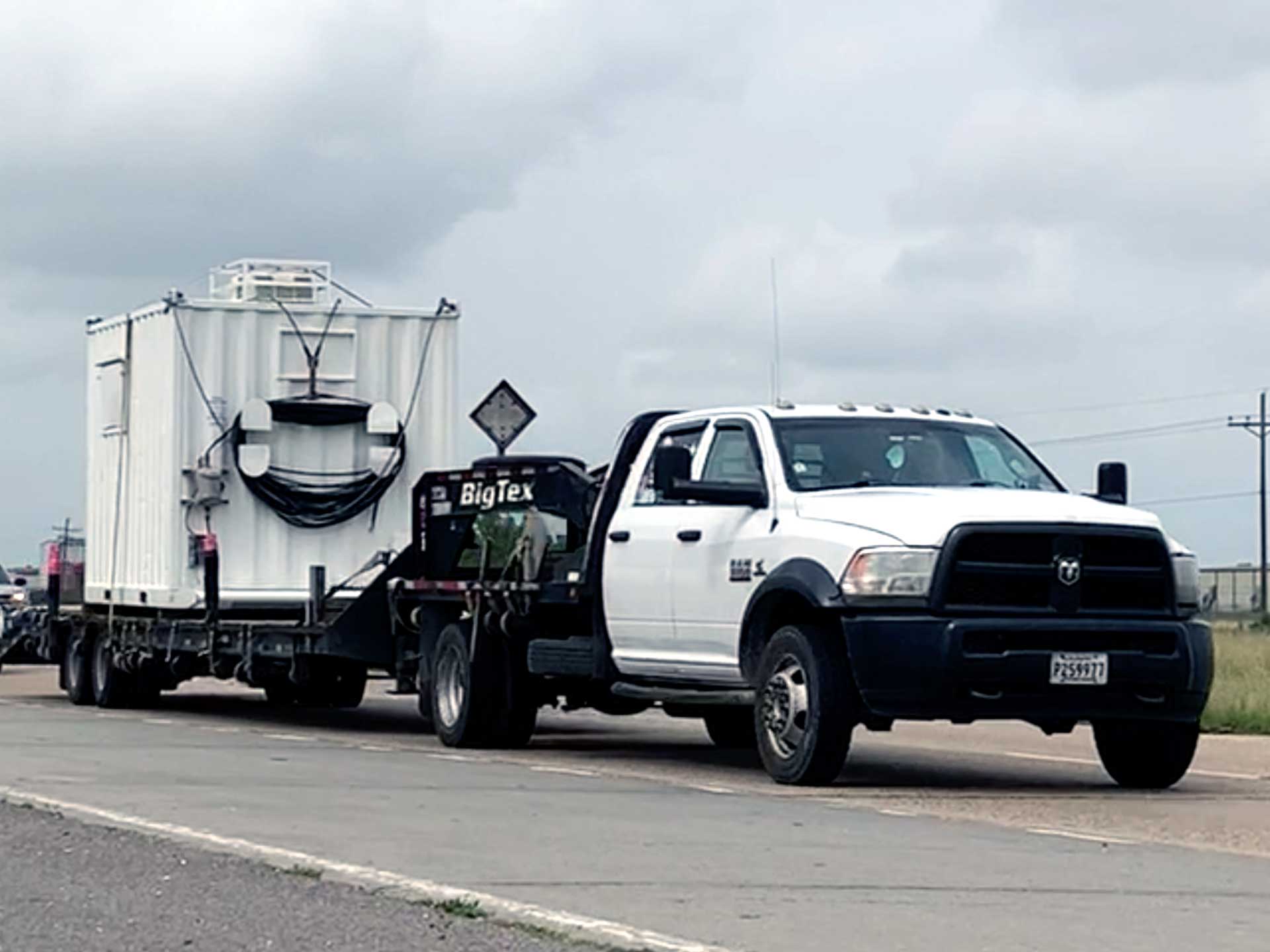 american-eagle-oilfield-minifloat-truck